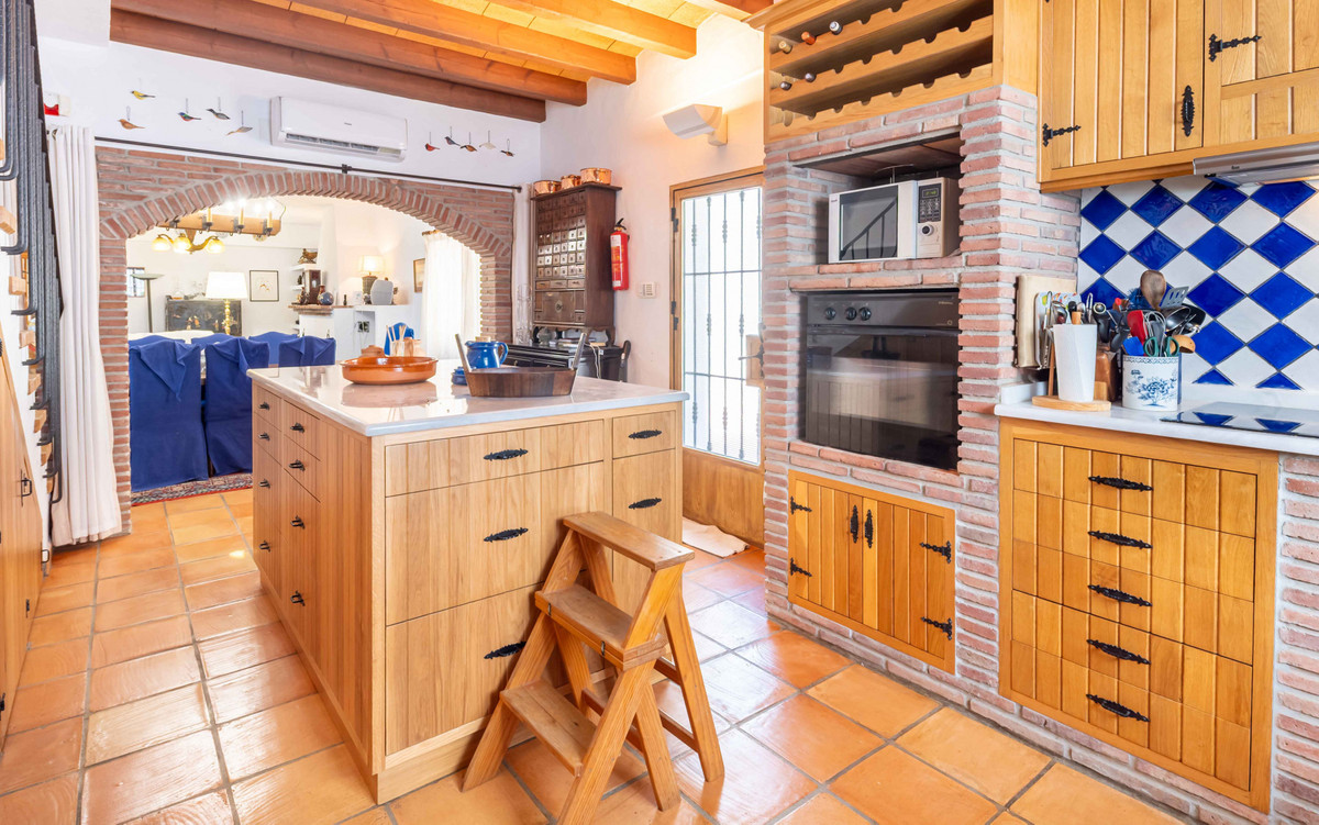 5 Bed Townhouse for sale in Mijas Costa Del Sol, Málaga, Spain