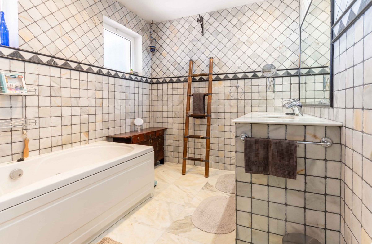 5 Bed Townhouse for sale in Mijas Costa Del Sol, Málaga, Spain