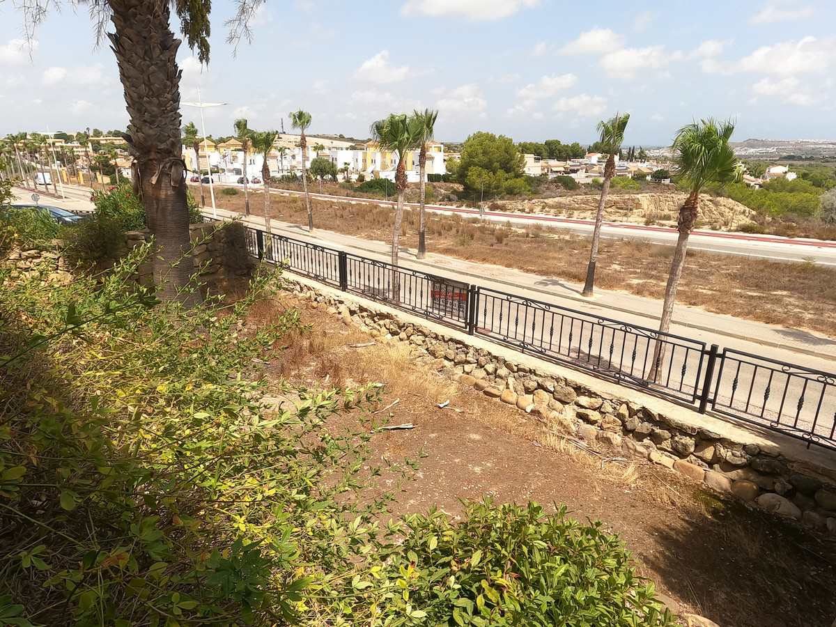 2 Bed Apartment for sale in La Finca Golf Costa Blanca, Alicante, Spain