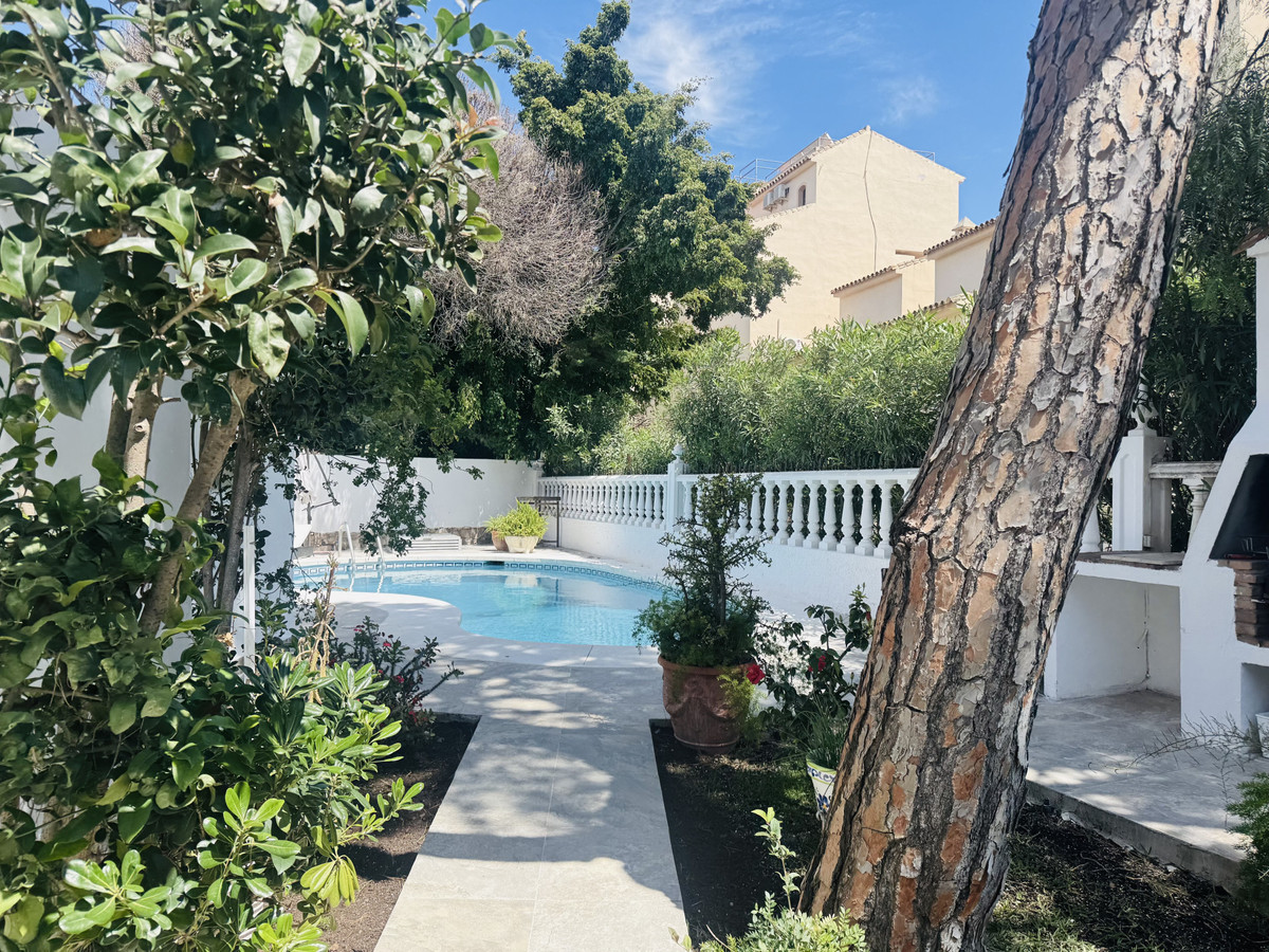 4 Bed Townhouse for sale in Elviria Costa Del Sol, Málaga, Spain