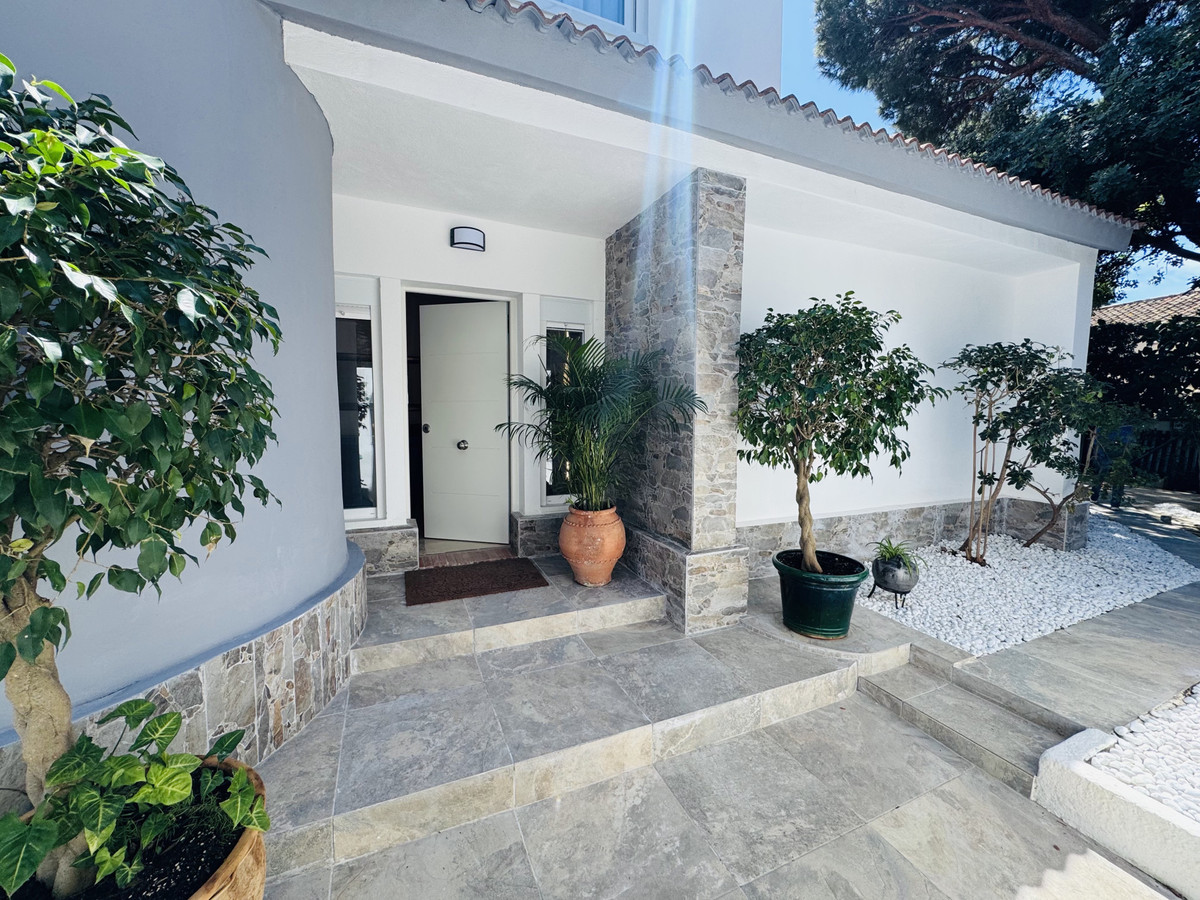 4 Bed Townhouse for sale in Elviria Costa Del Sol, Málaga, Spain