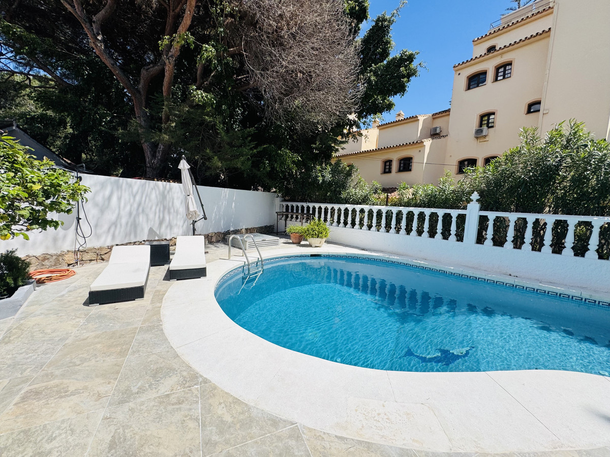 4 Bed Townhouse for sale in Elviria Costa Del Sol, Málaga, Spain