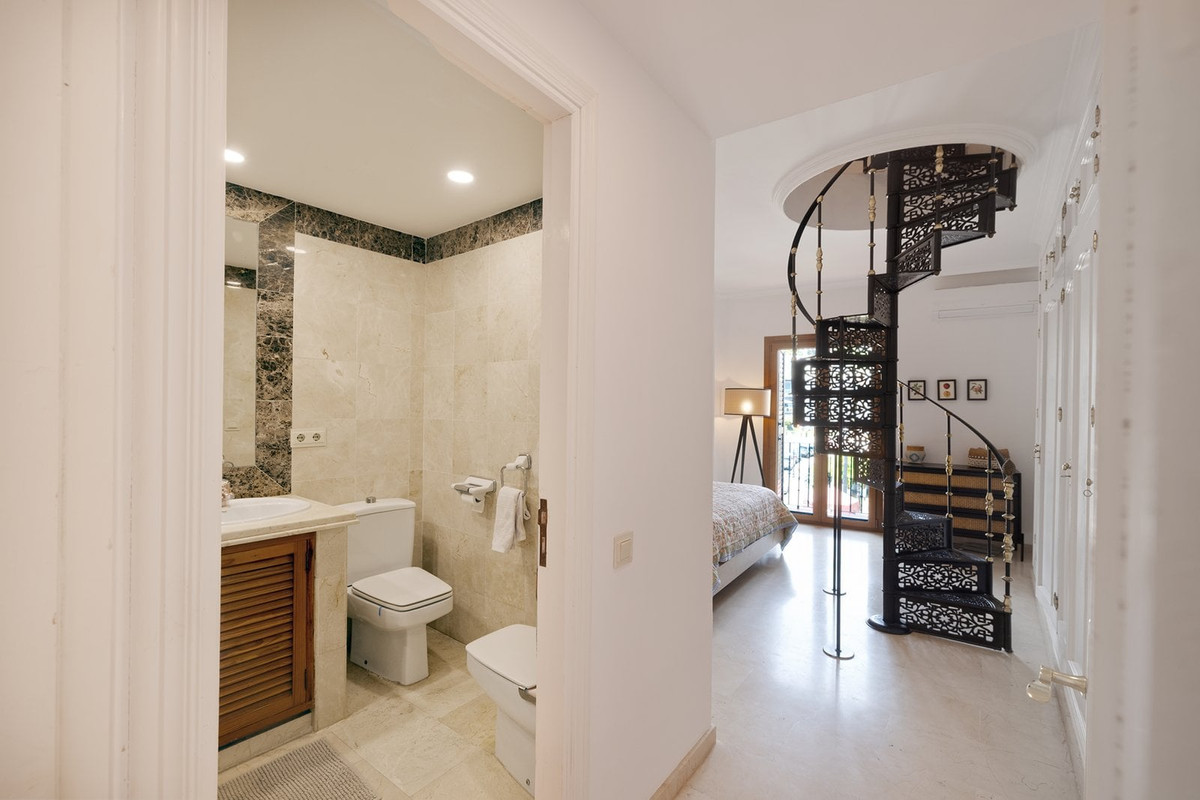 2 Bed Townhouse for sale in San Roque Costa Del Sol, Cádiz, Spain