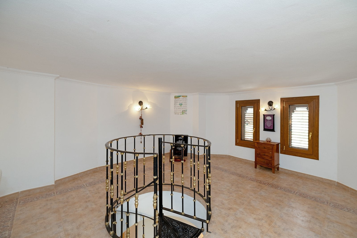 2 Bed Townhouse for sale in San Roque Costa Del Sol, Cádiz, Spain