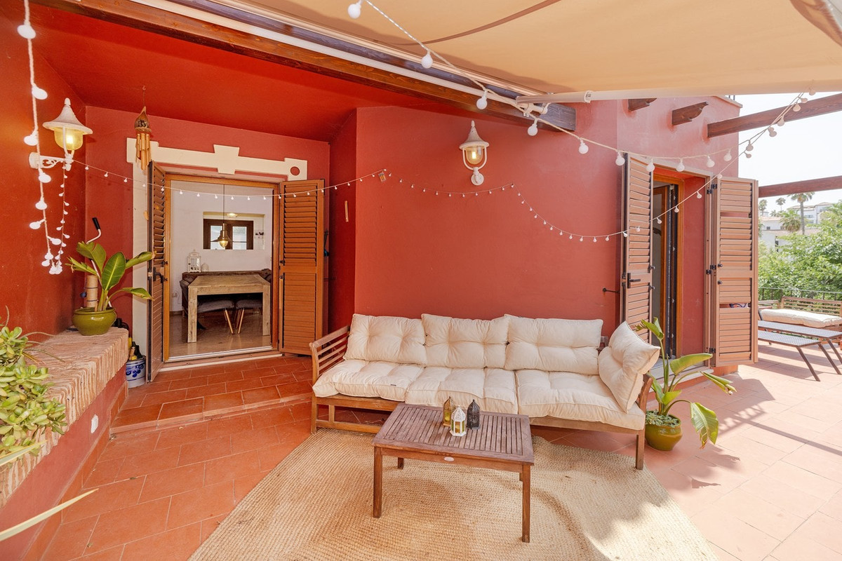 2 Bed Townhouse for sale in San Roque Costa Del Sol, Cádiz, Spain
