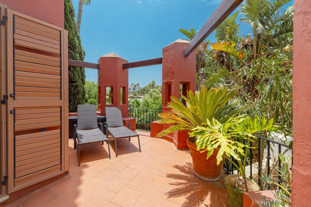 2 Bed Townhouse for sale in San Roque Costa Del Sol, Cádiz, Spain