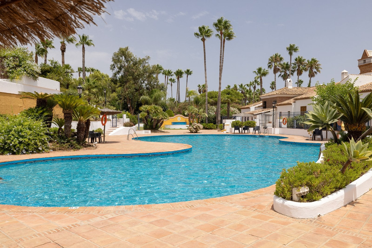 2 Bed Townhouse for sale in San Roque Costa Del Sol, Cádiz, Spain