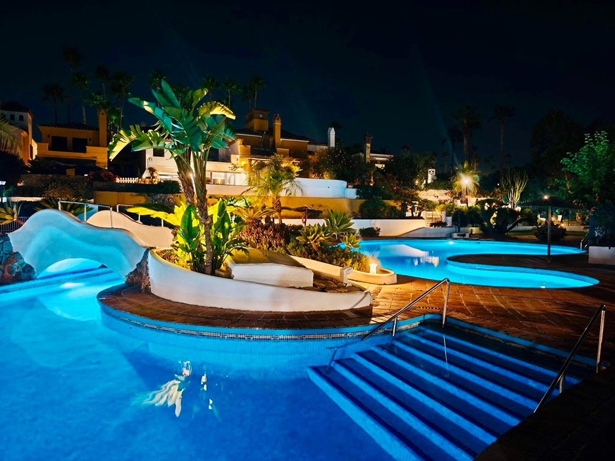 2 Bed Townhouse for sale in San Roque Costa Del Sol, Cádiz, Spain