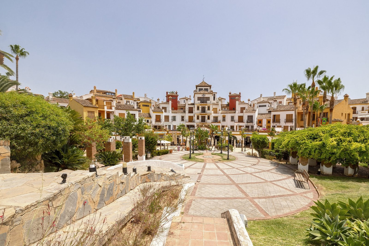 2 Bed Townhouse for sale in San Roque Costa Del Sol, Cádiz, Spain