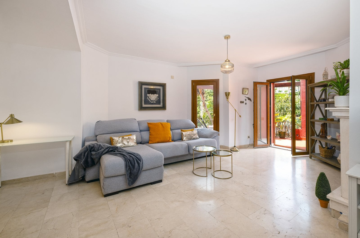 2 Bed Townhouse for sale in San Roque Costa Del Sol, Cádiz, Spain