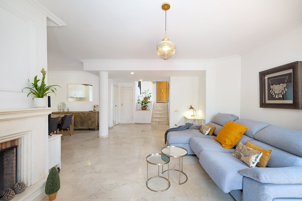 2 Bed Townhouse for sale in San Roque Costa Del Sol, Cádiz, Spain