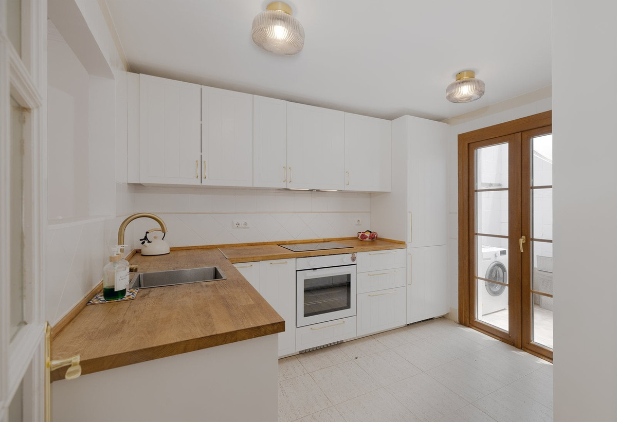 2 Bed Townhouse for sale in San Roque Costa Del Sol, Cádiz, Spain