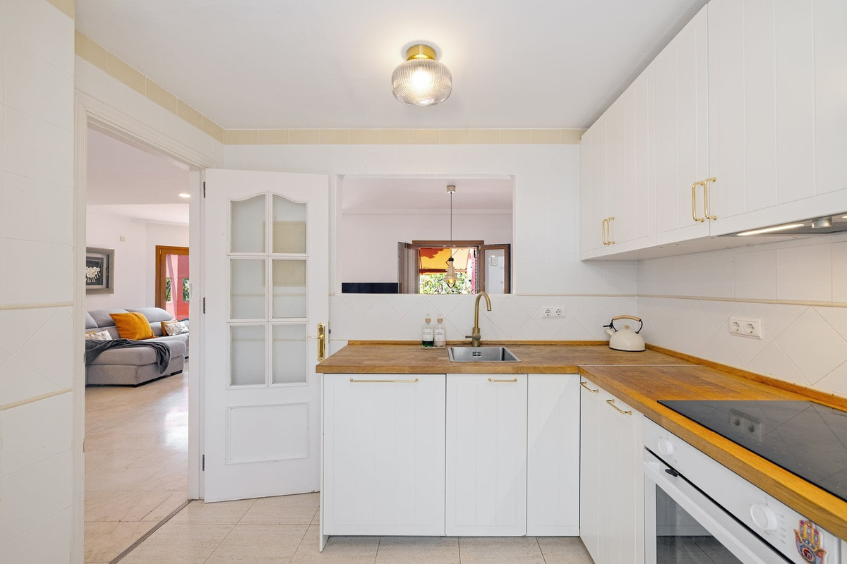 2 Bed Townhouse for sale in San Roque Costa Del Sol, Cádiz, Spain