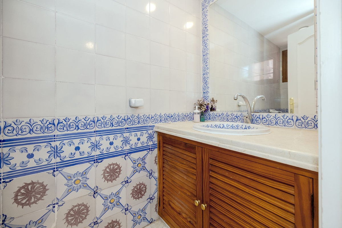 2 Bed Townhouse for sale in San Roque Costa Del Sol, Cádiz, Spain