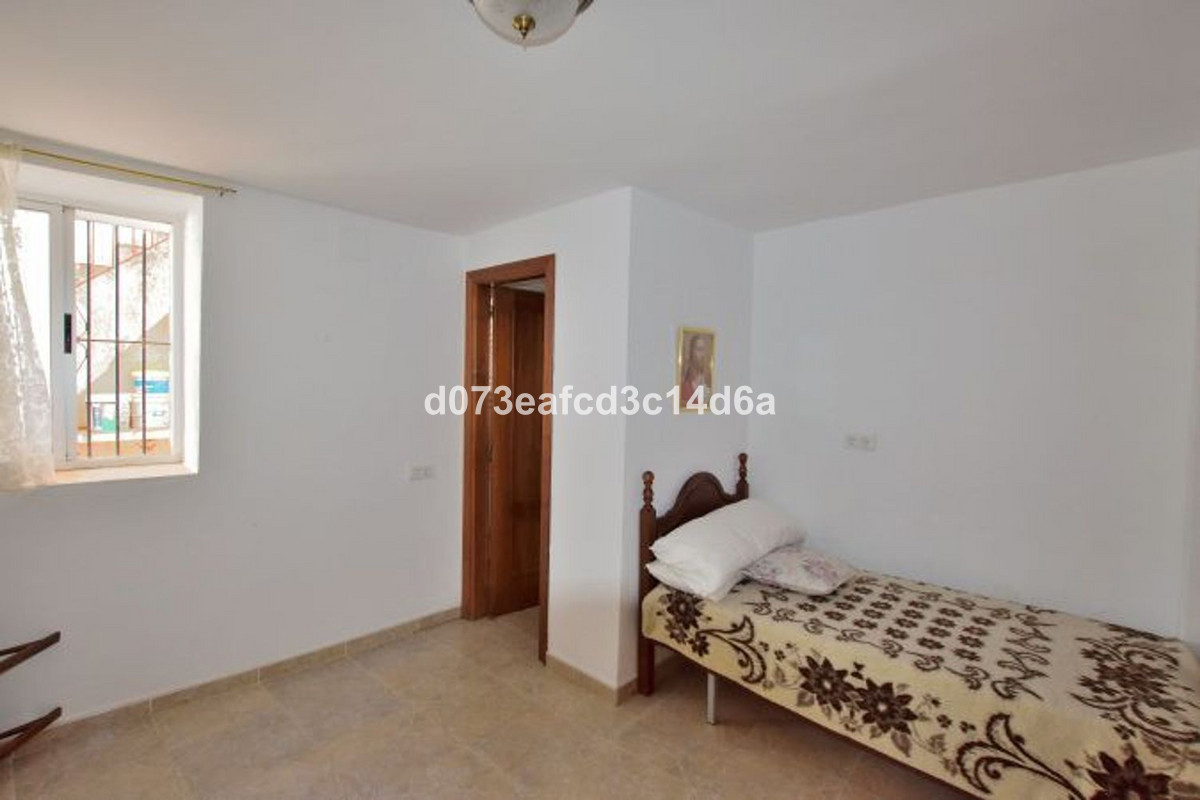 4 Bed Townhouse for sale in Faraján Costa Del Sol, Málaga, Spain