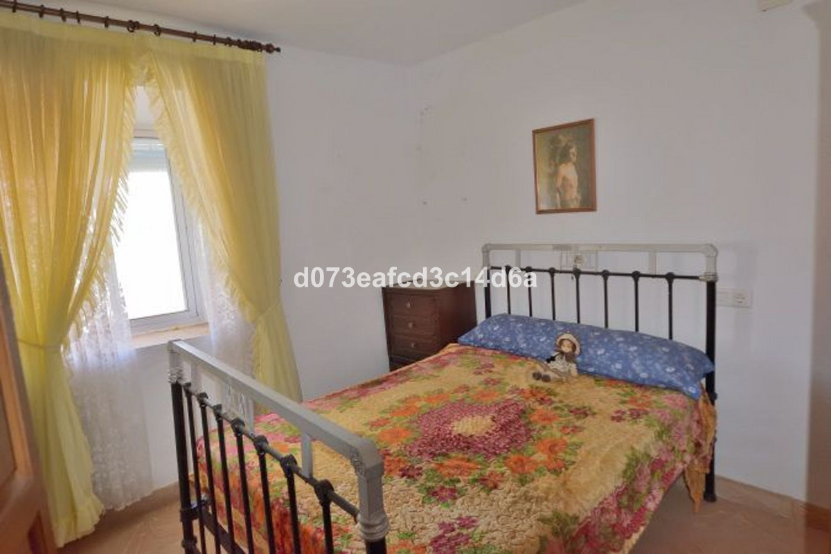 4 Bed Townhouse for sale in Faraján Costa Del Sol, Málaga, Spain