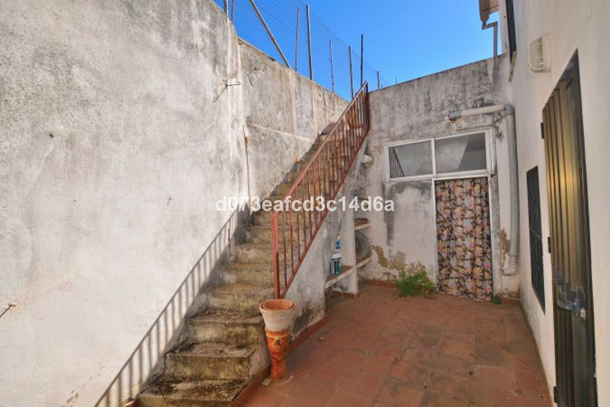 4 Bed Townhouse for sale in Faraján Costa Del Sol, Málaga, Spain