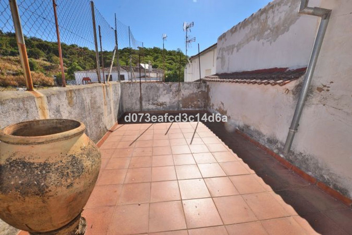 4 Bed Townhouse for sale in Faraján Costa Del Sol, Málaga, Spain