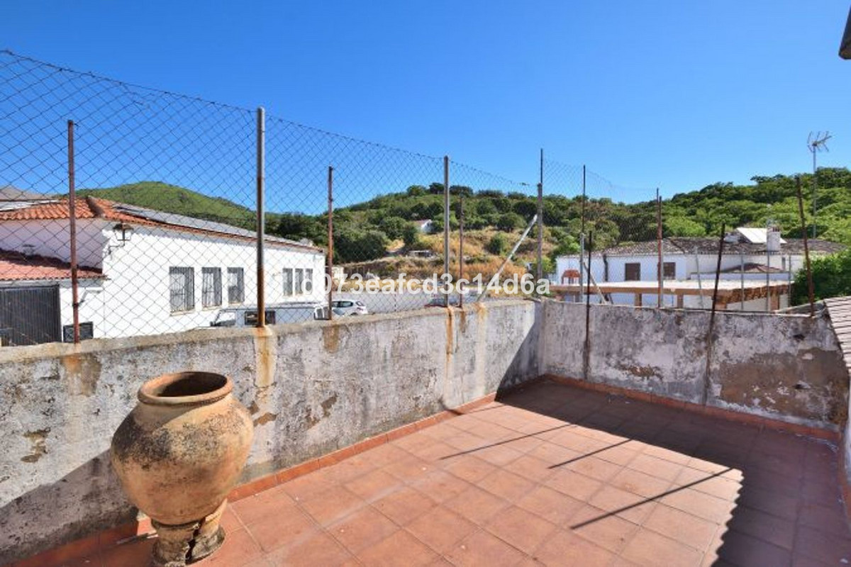 4 Bed Townhouse for sale in Faraján Costa Del Sol, Málaga, Spain