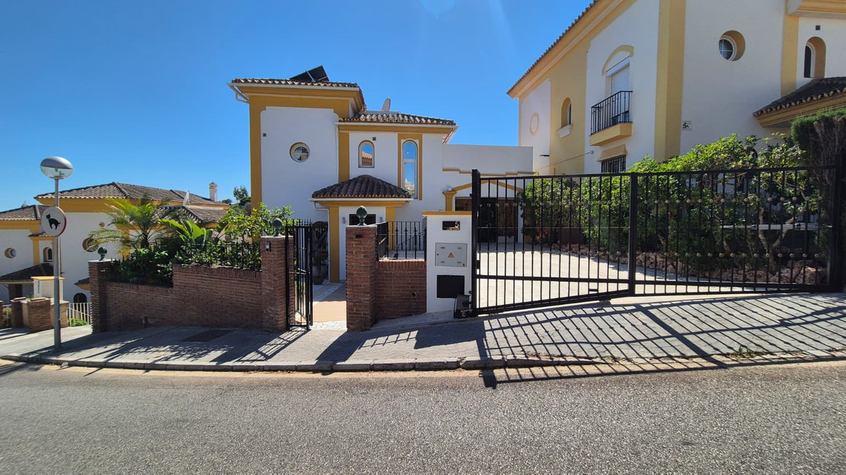 4 Bed Townhouse for sale in Riviera Del Sol Costa Del Sol, Málaga, Spain