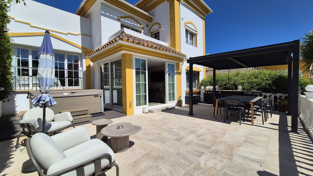 4 Bed Townhouse for sale in Riviera Del Sol Costa Del Sol, Málaga, Spain