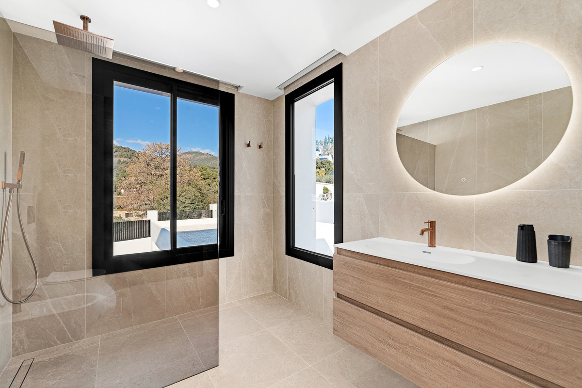 6 Bed Townhouse for sale in El Madroñal Costa Del Sol, Málaga, Spain