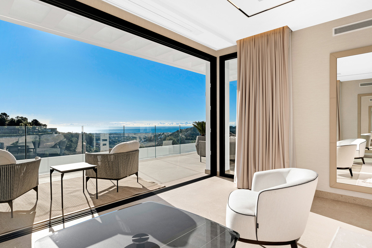 6 Bed Townhouse for sale in El Madroñal Costa Del Sol, Málaga, Spain