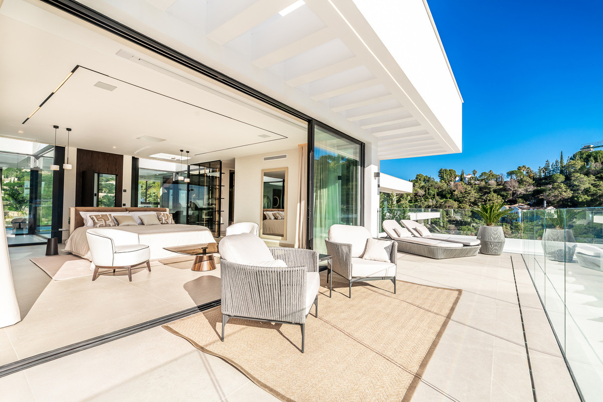 6 Bed Townhouse for sale in El Madroñal Costa Del Sol, Málaga, Spain