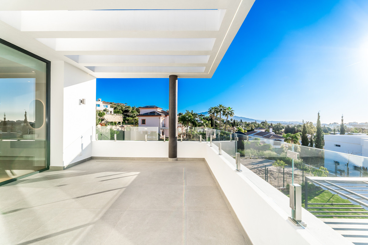 6 Bed Townhouse for sale in Benahavís Costa Del Sol, Málaga, Spain