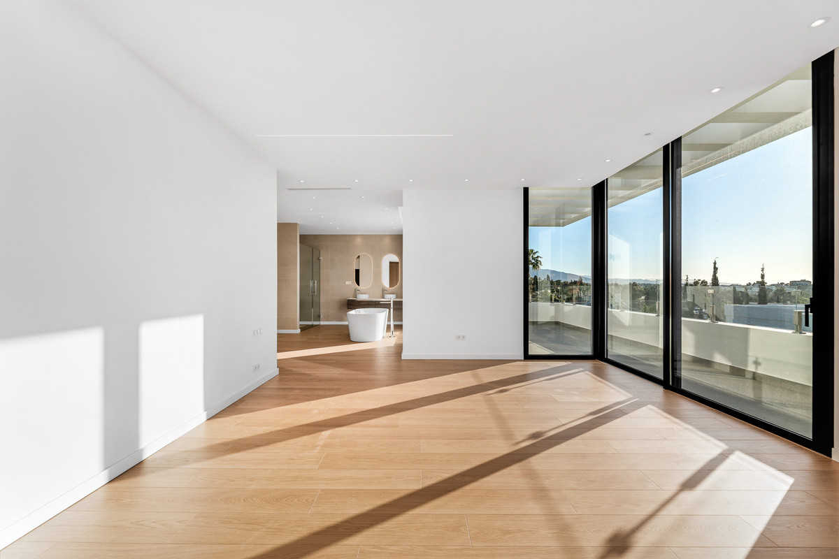 6 Bed Townhouse for sale in Benahavís Costa Del Sol, Málaga, Spain