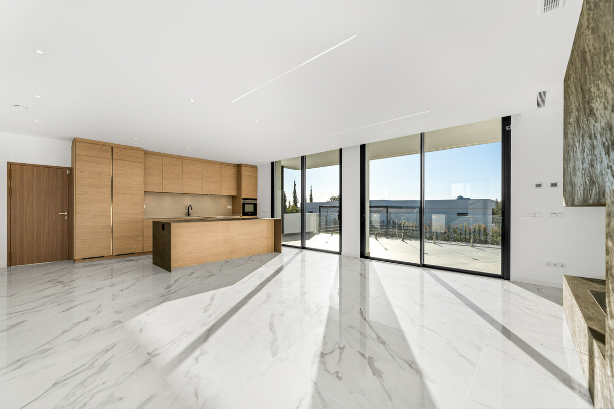 6 Bed Townhouse for sale in Benahavís Costa Del Sol, Málaga, Spain