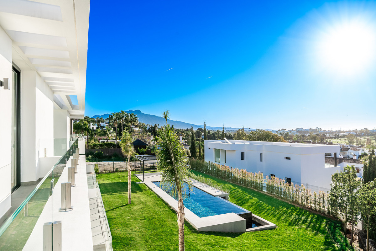 6 Bed Townhouse for sale in Benahavís Costa Del Sol, Málaga, Spain