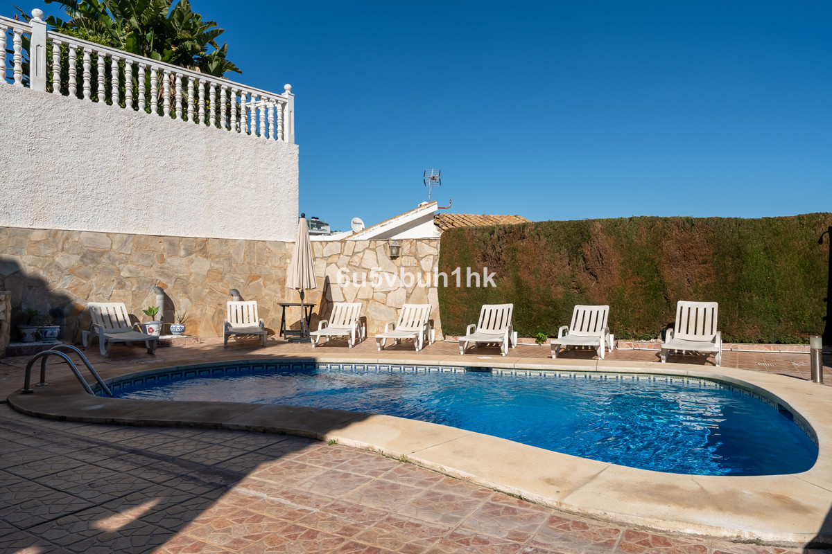 5 Bed Townhouse for sale in Fuengirola Costa Del Sol, Málaga, Spain