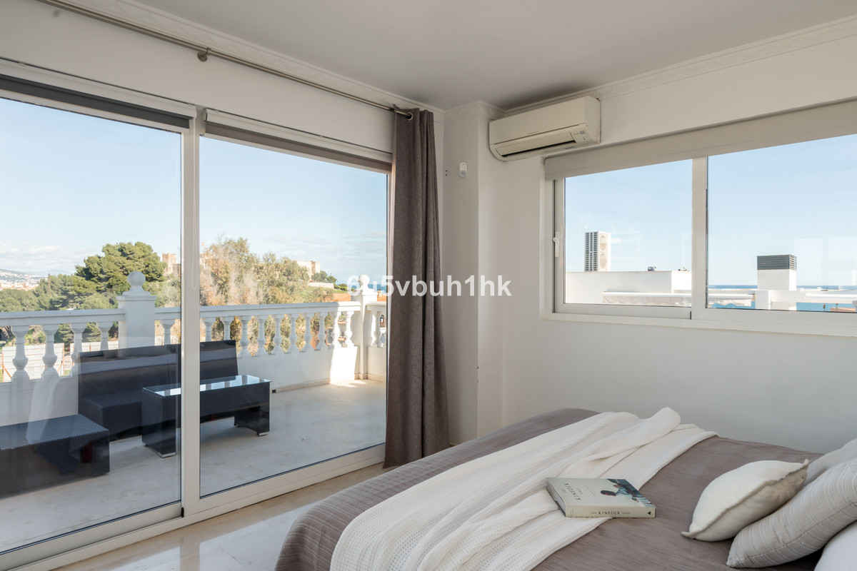 5 Bed Townhouse for sale in Fuengirola Costa Del Sol, Málaga, Spain