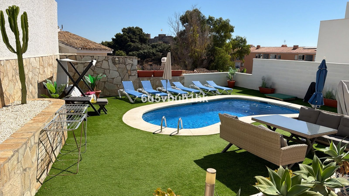 5 Bed Townhouse for sale in Fuengirola Costa Del Sol, Málaga, Spain