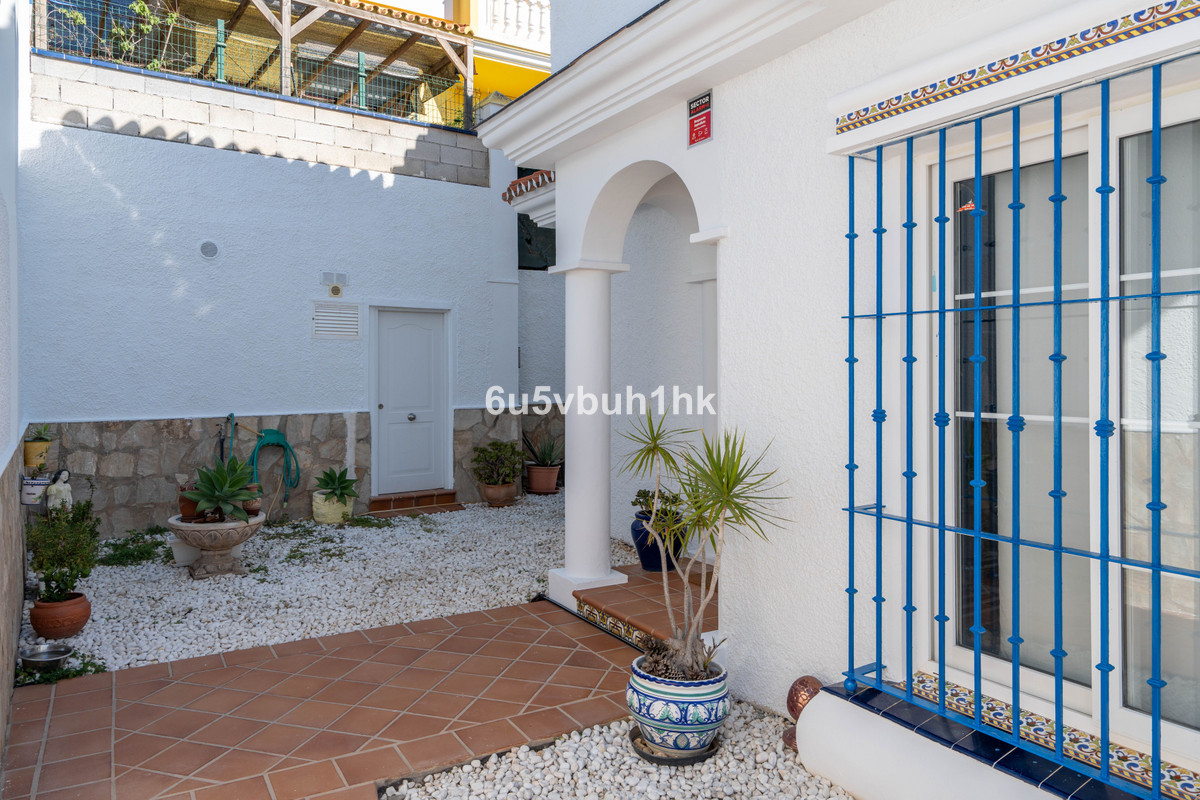 5 Bed Townhouse for sale in Fuengirola Costa Del Sol, Málaga, Spain