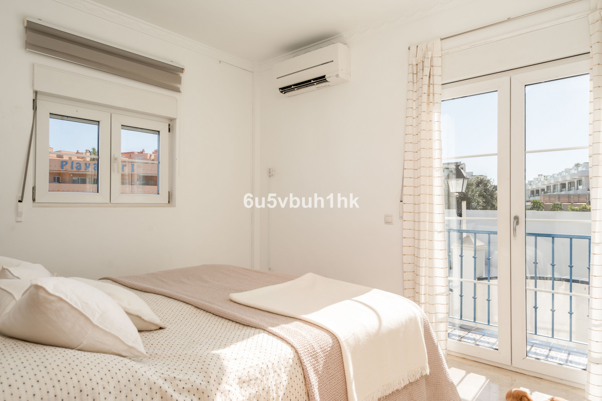 5 Bed Townhouse for sale in Fuengirola Costa Del Sol, Málaga, Spain