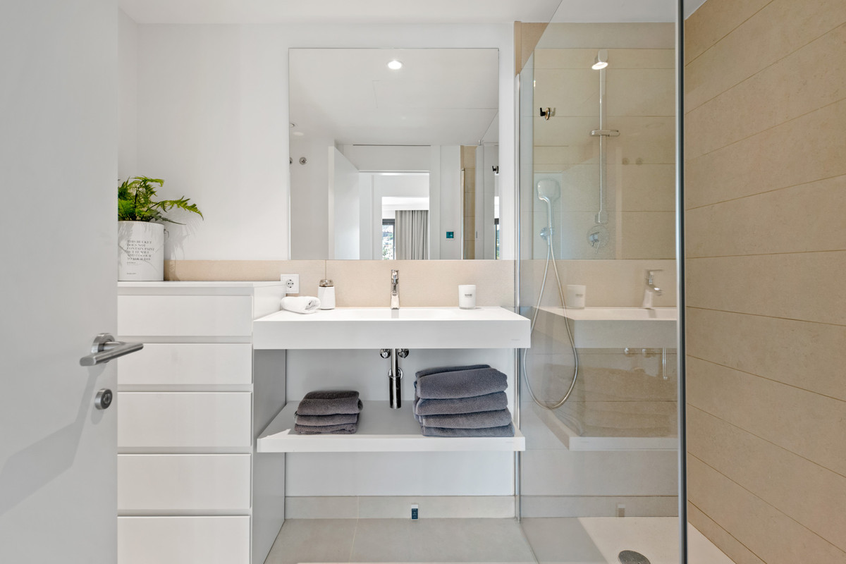 3 Bed Apartment for sale in Fuengirola Costa Del Sol, Málaga, Spain