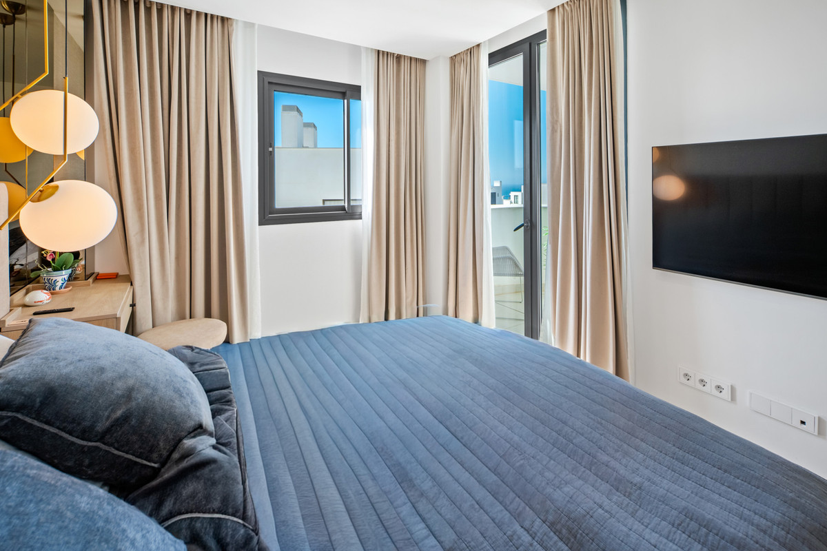 3 Bed Apartment for sale in Fuengirola Costa Del Sol, Málaga, Spain