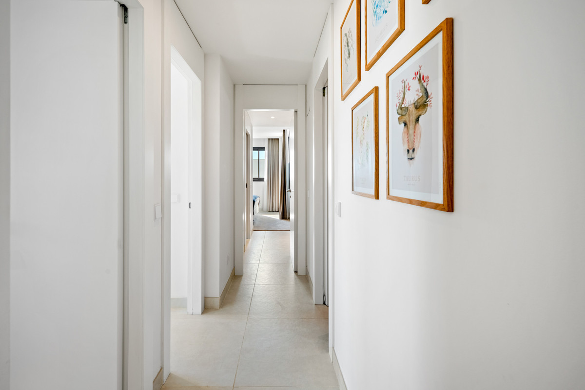 3 Bed Apartment for sale in Fuengirola Costa Del Sol, Málaga, Spain