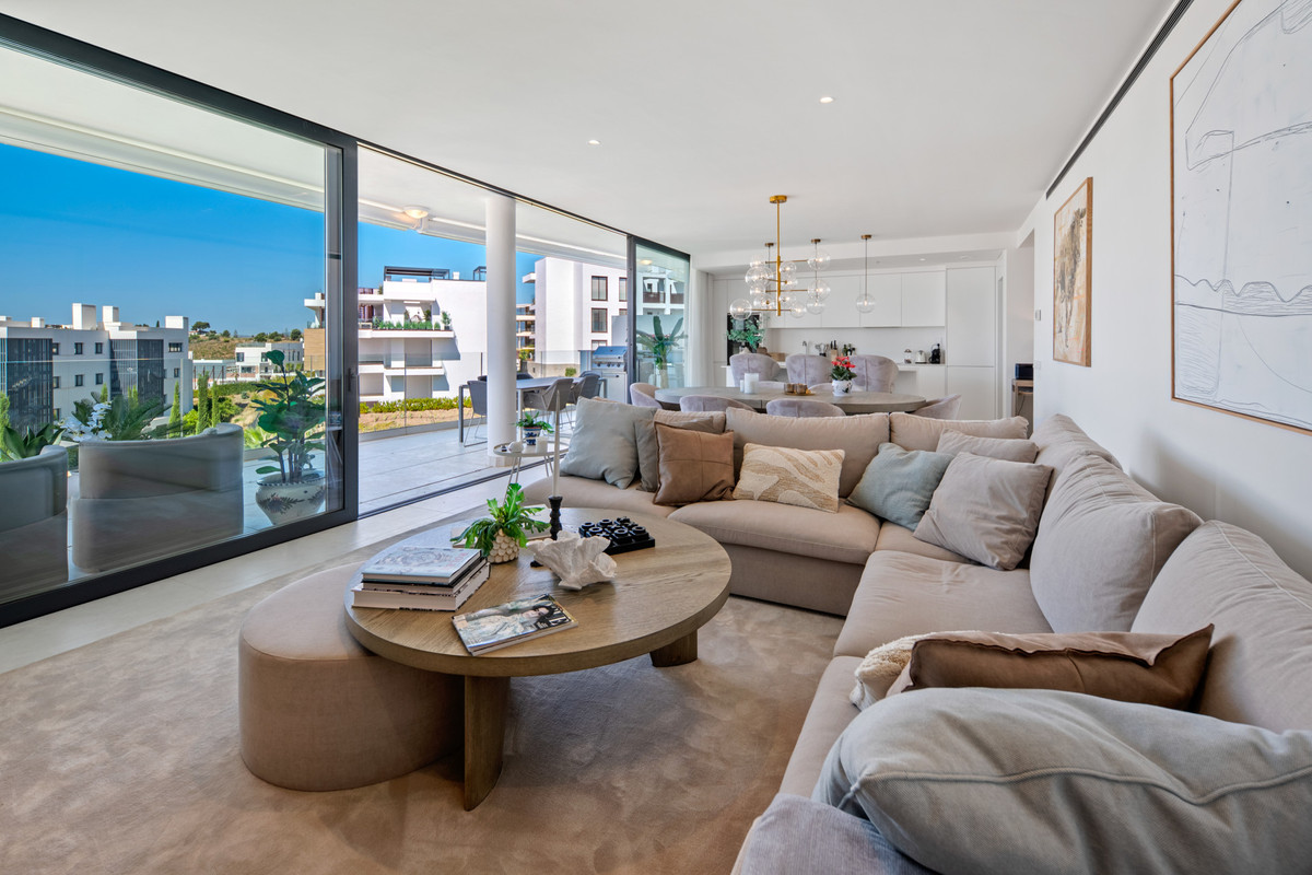 3 Bed Apartment for sale in Fuengirola Costa Del Sol, Málaga, Spain