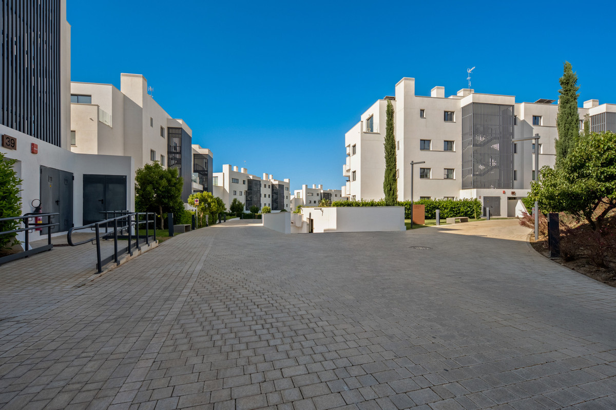 3 Bed Apartment for sale in Fuengirola Costa Del Sol, Málaga, Spain