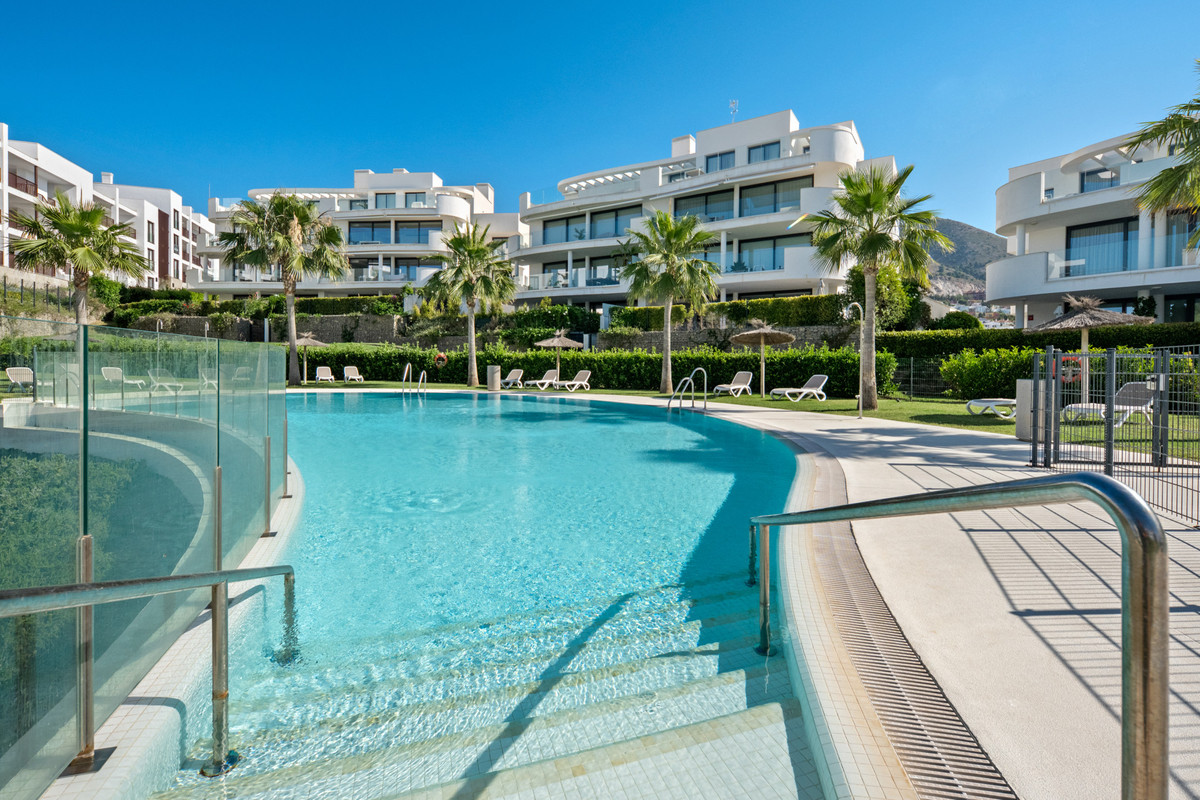 3 Bed Apartment for sale in Fuengirola Costa Del Sol, Málaga, Spain
