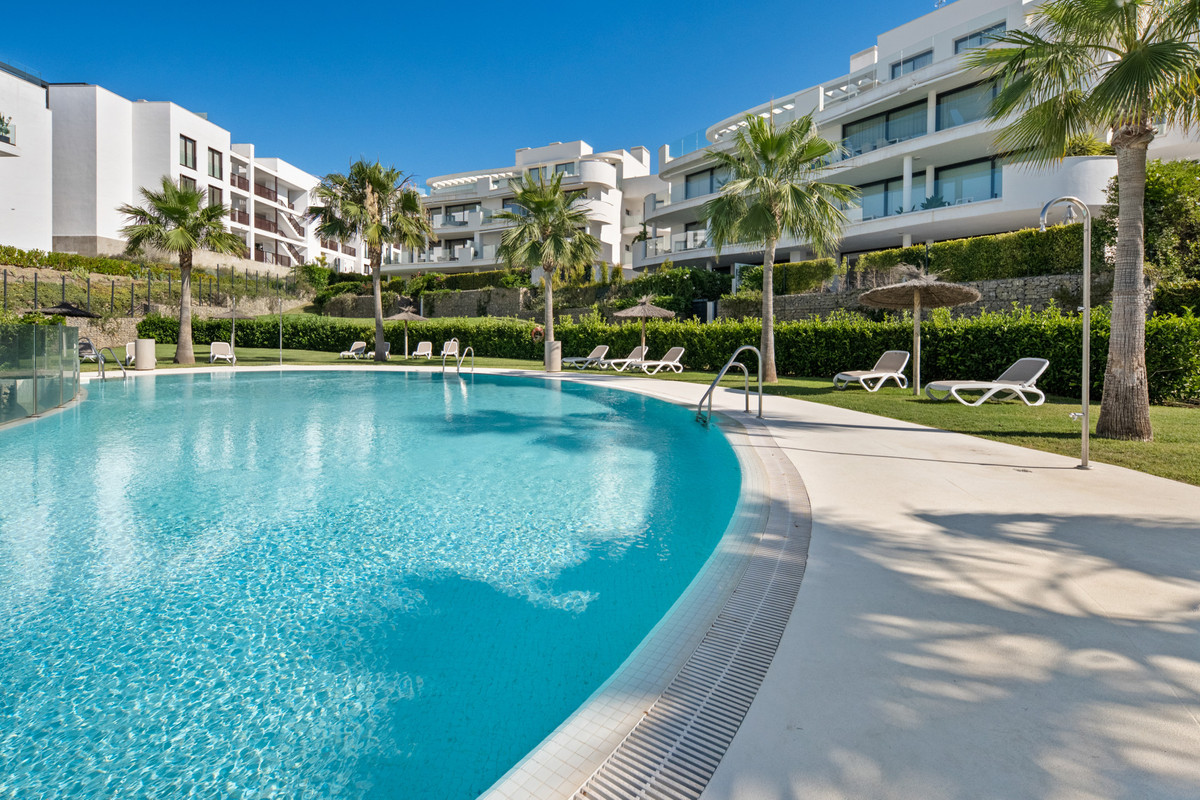 3 Bed Apartment for sale in Fuengirola Costa Del Sol, Málaga, Spain