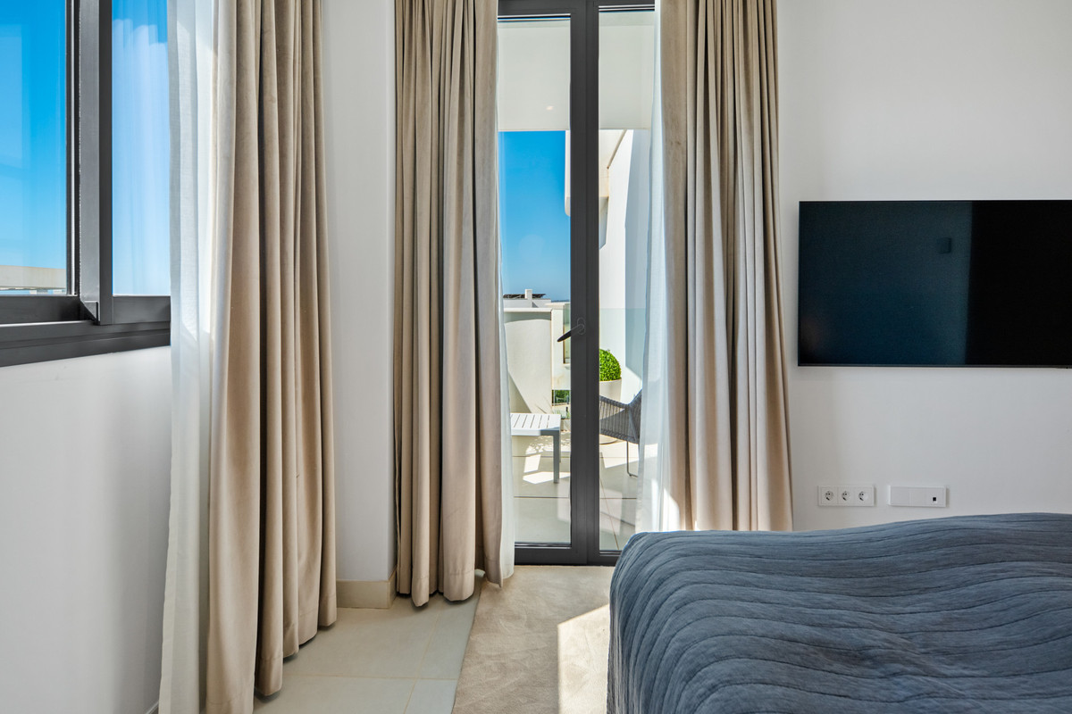3 Bed Apartment for sale in Fuengirola Costa Del Sol, Málaga, Spain