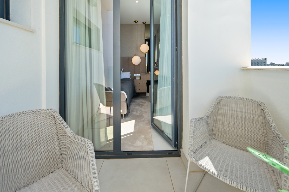 3 Bed Apartment for sale in Fuengirola Costa Del Sol, Málaga, Spain