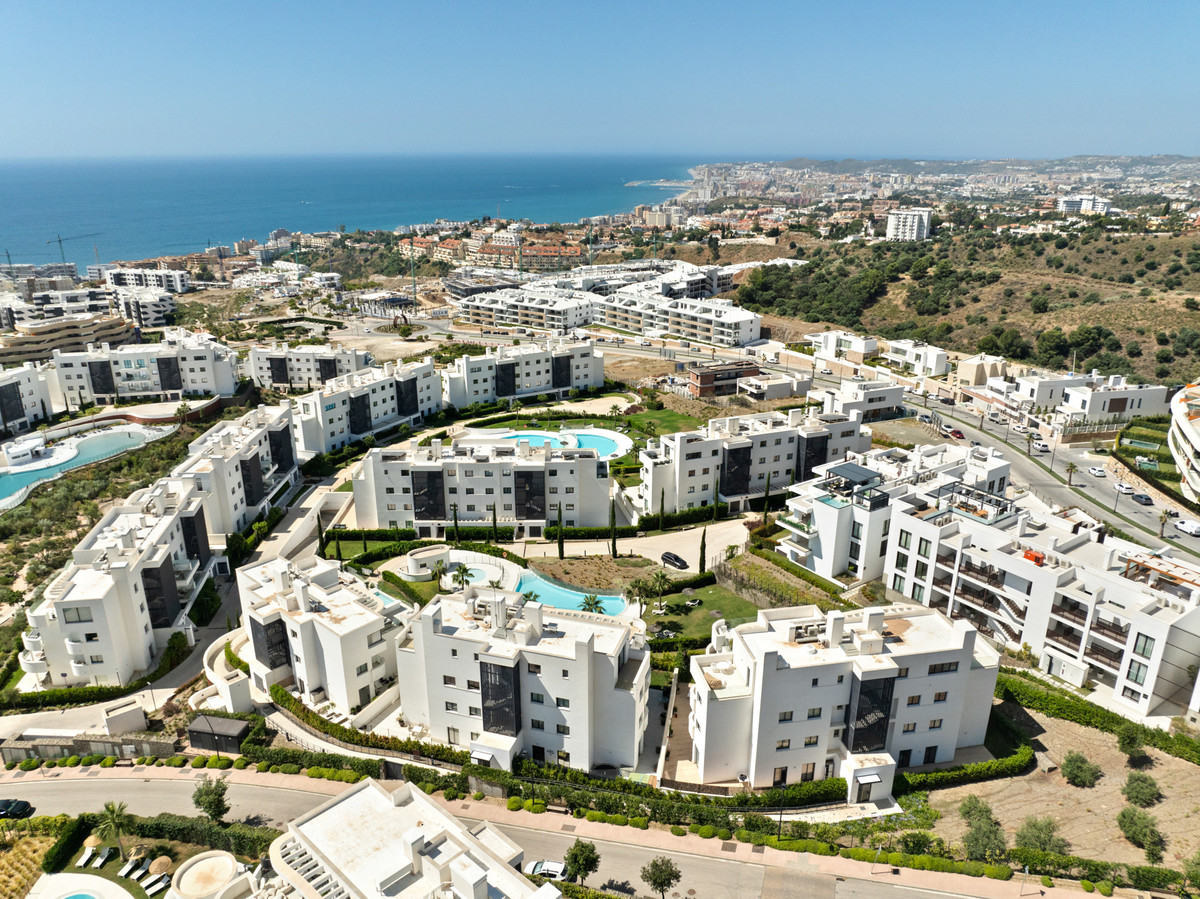 3 Bed Apartment for sale in Fuengirola Costa Del Sol, Málaga, Spain