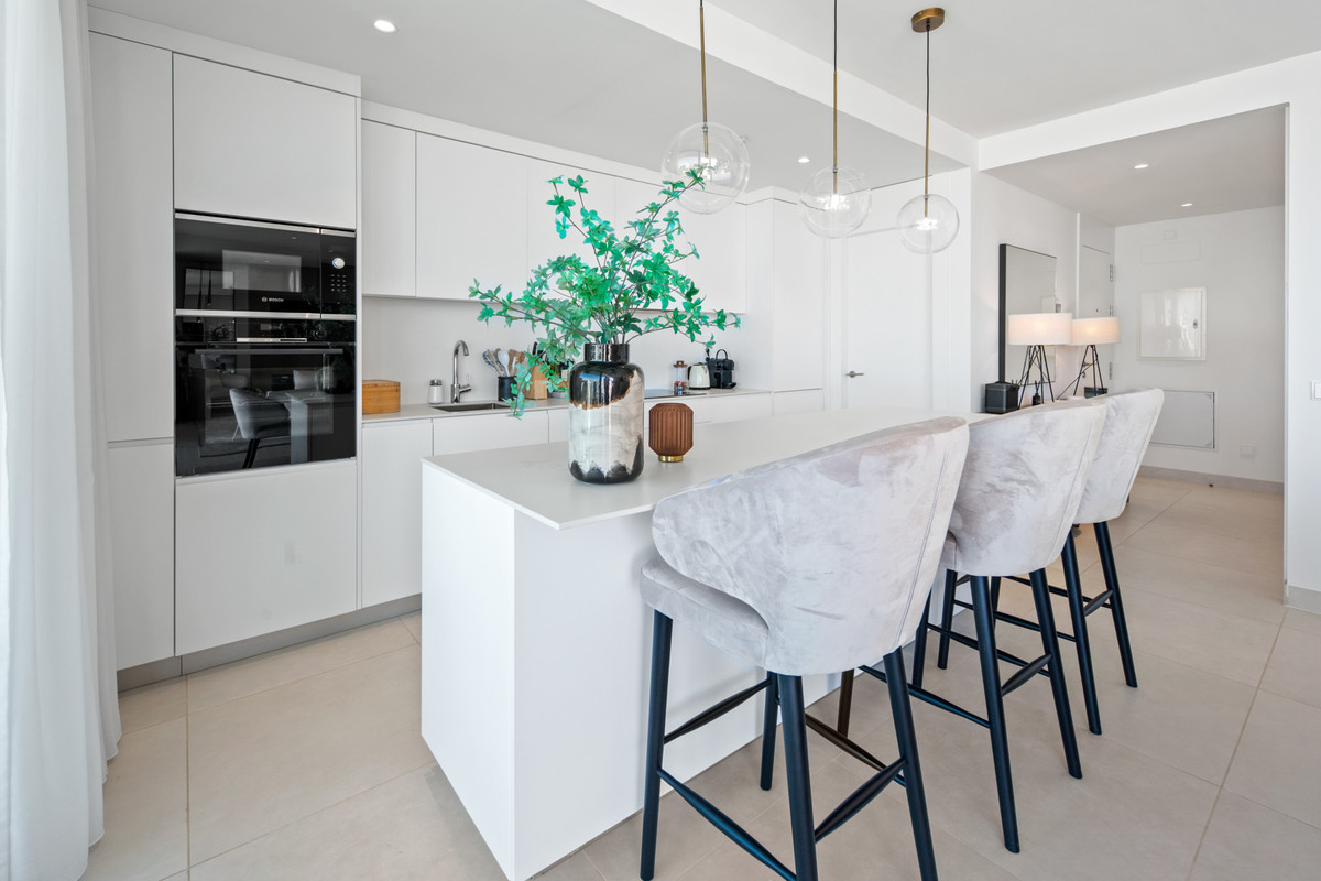 3 Bed Apartment for sale in Fuengirola Costa Del Sol, Málaga, Spain