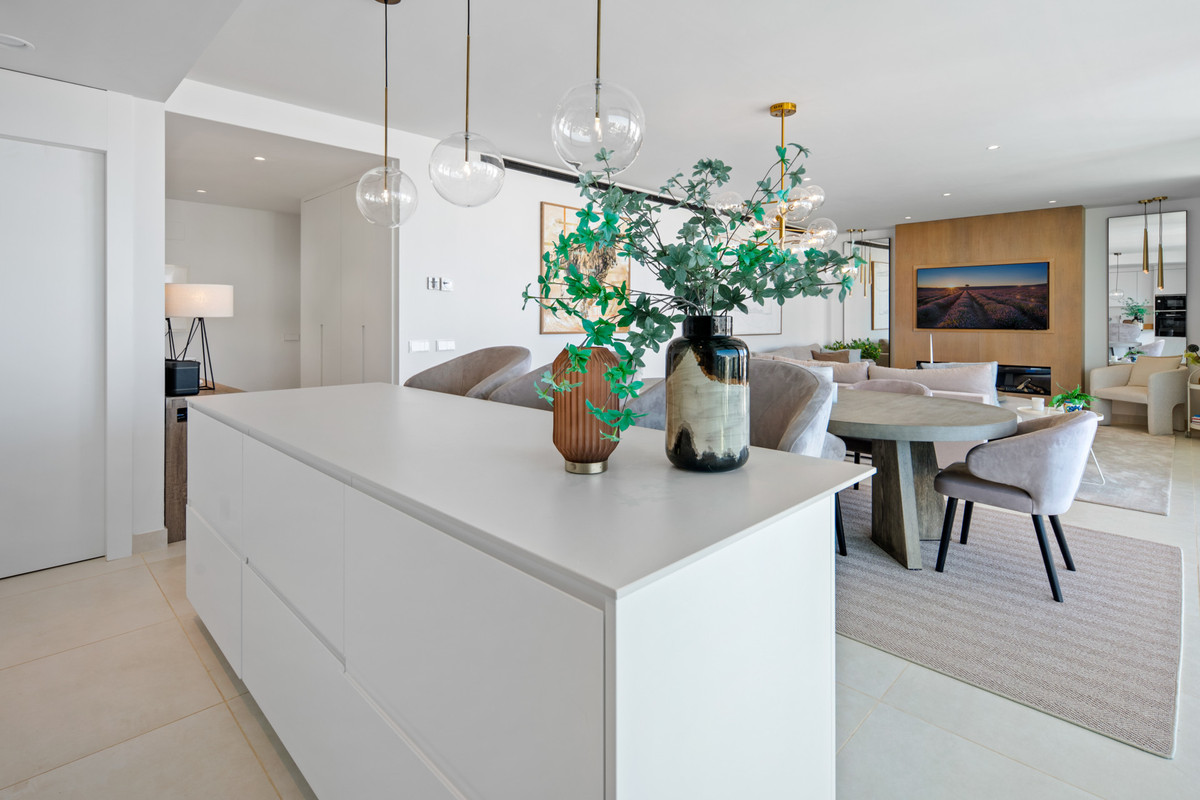 3 Bed Apartment for sale in Fuengirola Costa Del Sol, Málaga, Spain