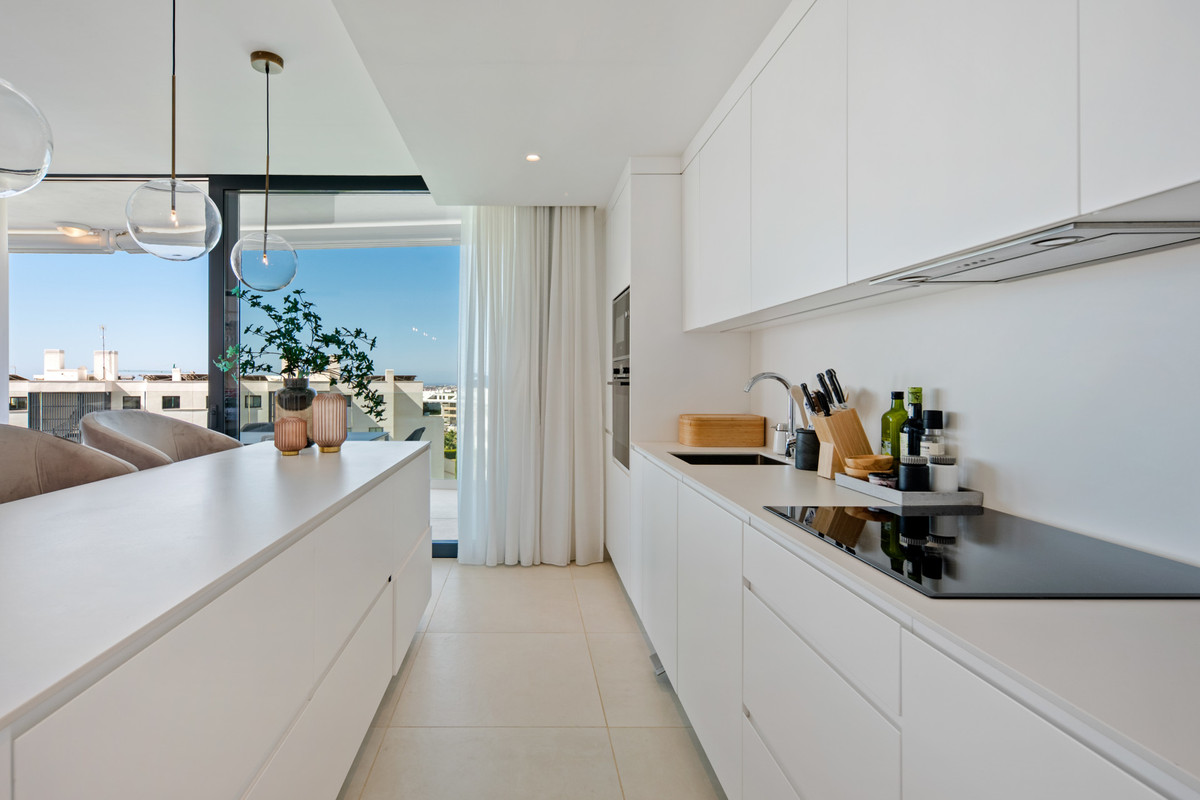 3 Bed Apartment for sale in Fuengirola Costa Del Sol, Málaga, Spain